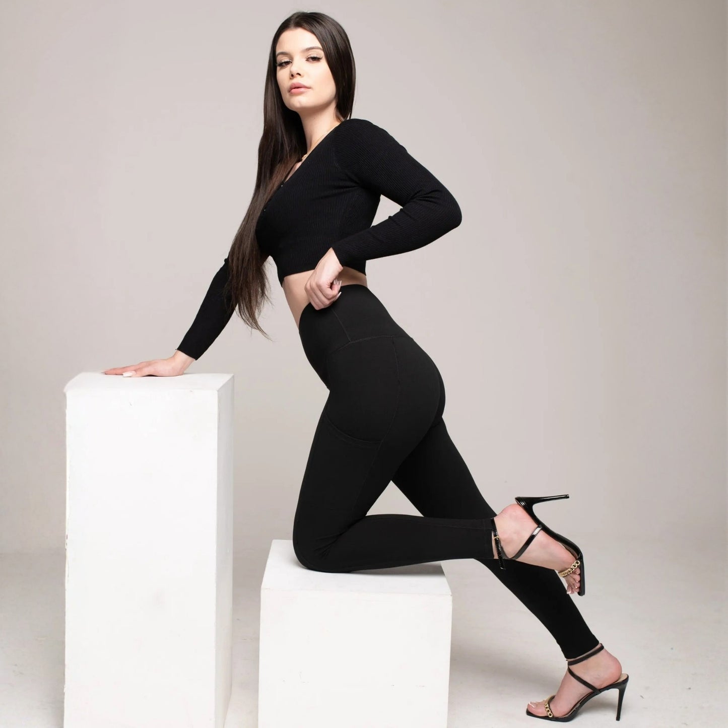 Black High-Waisted Athletic Leggings with Pockets
