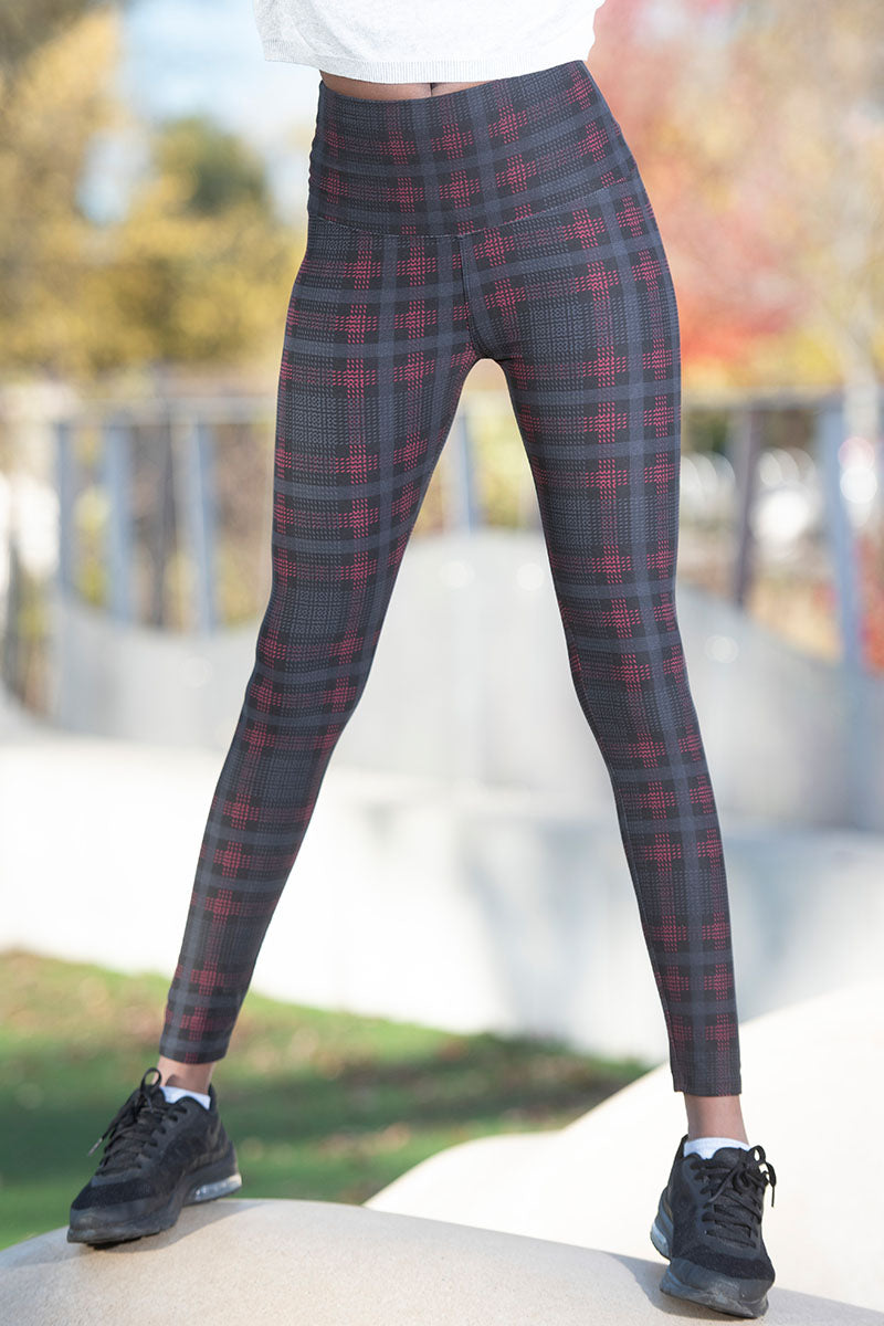 6+ Useful Options Styling Print Leggings for 2022: Plaid and Camo